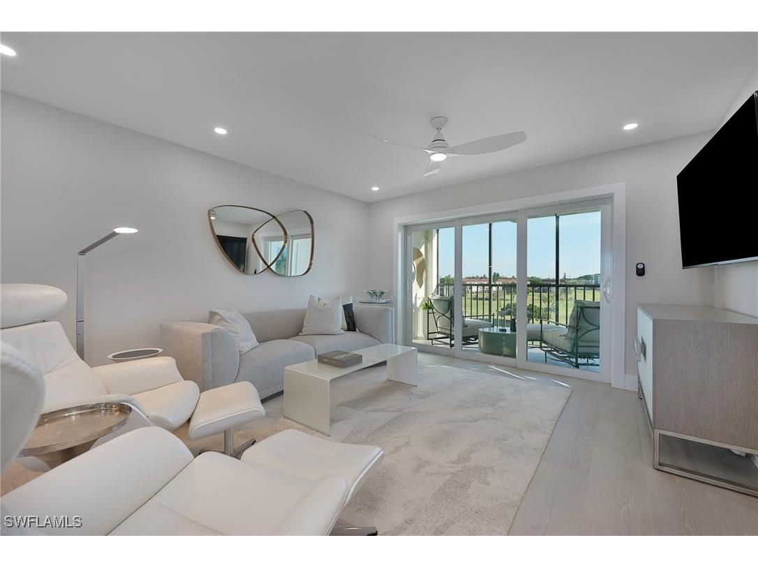 57 High Point Circle W #405 Naples FL 34103 226003354 image1