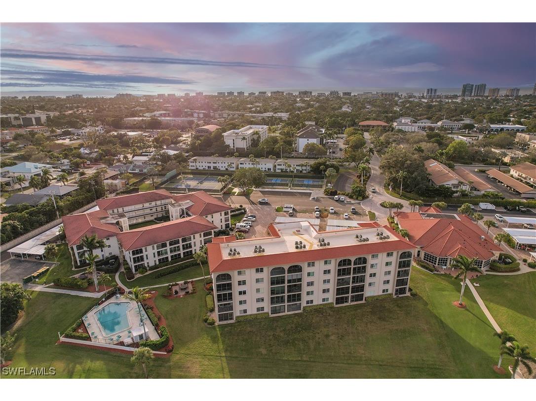 57 High Point Circle W #505 Naples FL 34103 224020592 image1