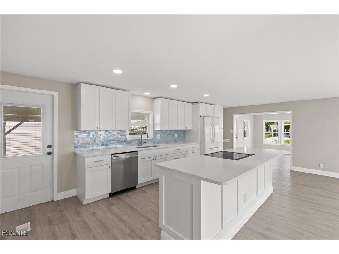 57 San Remo Circle Naples FL 34112 2025005505 image11