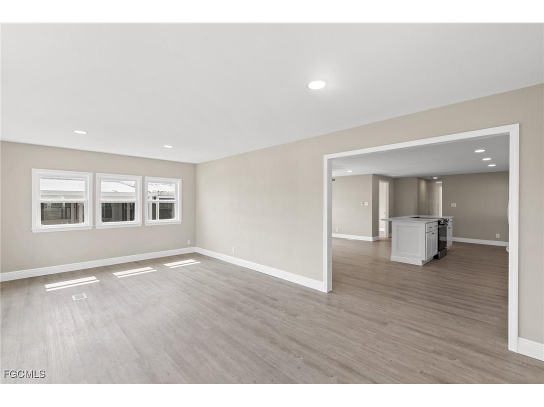 57 San Remo Circle Naples FL 34112 2025005505 image6