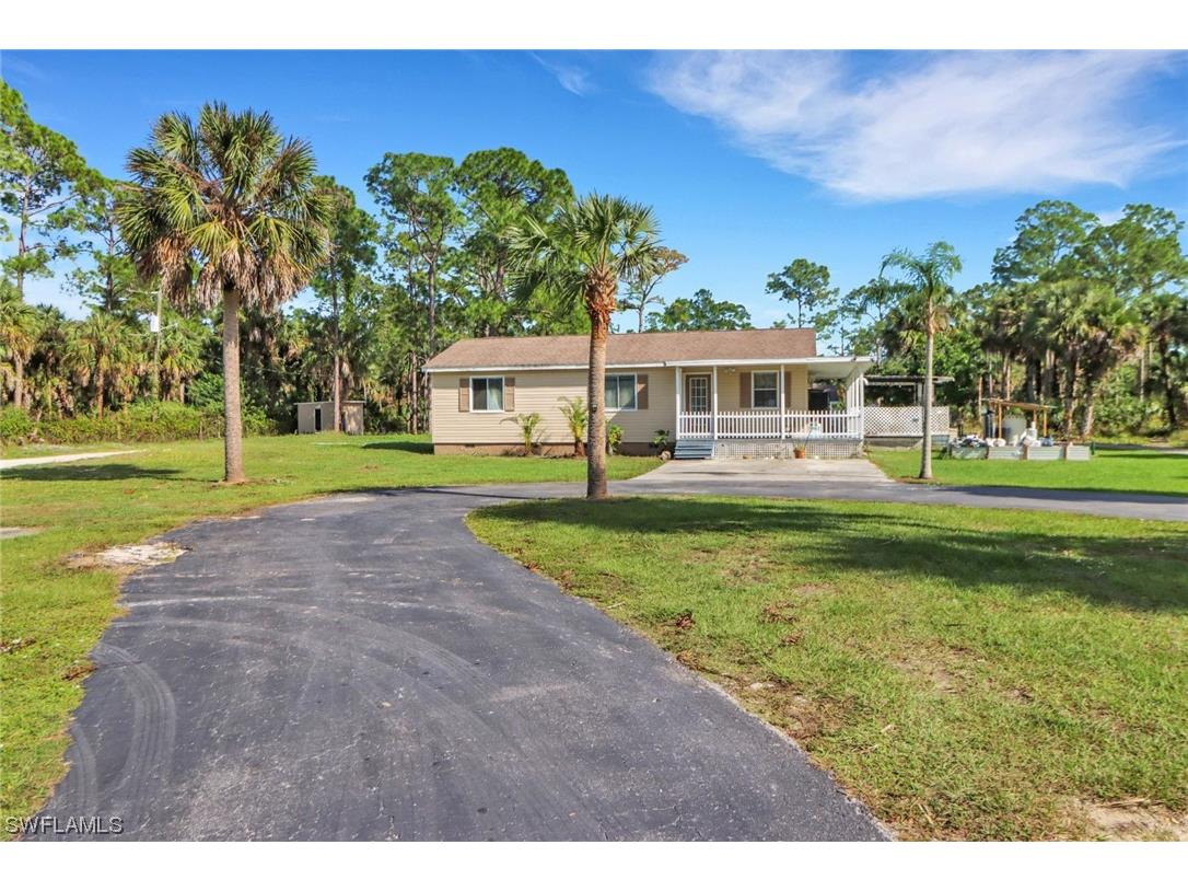 570 11th Street SW Naples FL 34117 223087264 image1