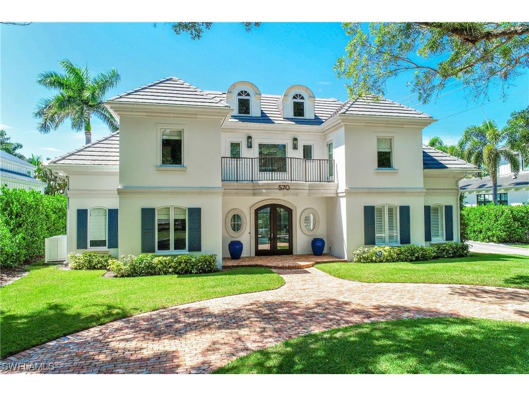 570 2nd Avenue N Naples FL 34102 223056793 image1