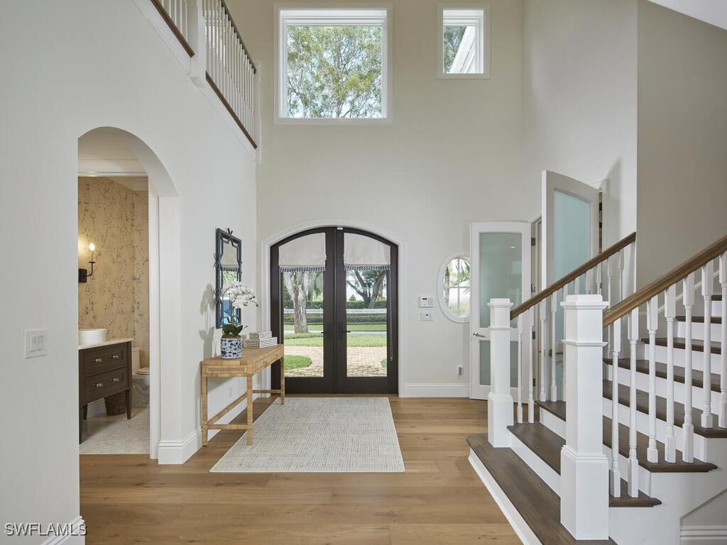 570 2nd Avenue N Naples FL 34102 225077400 image2