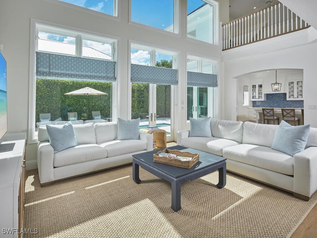 570 2nd Avenue N Naples FL 34102 225077400 image4