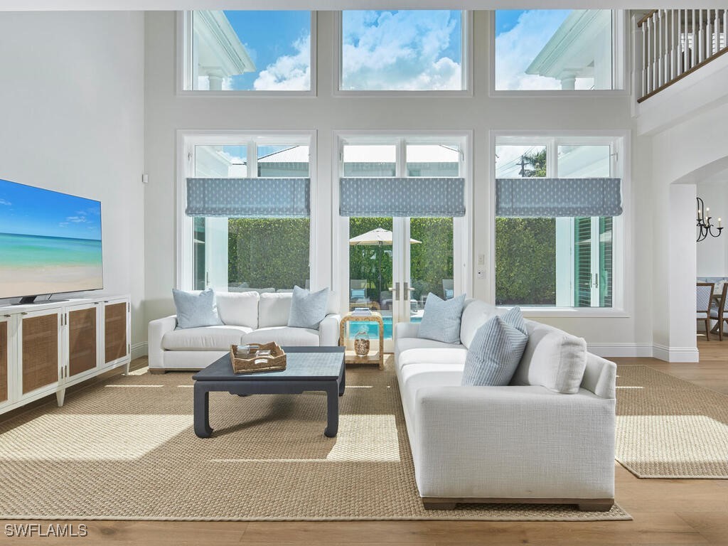 570 2nd Avenue N Naples FL 34102 225077400 image5