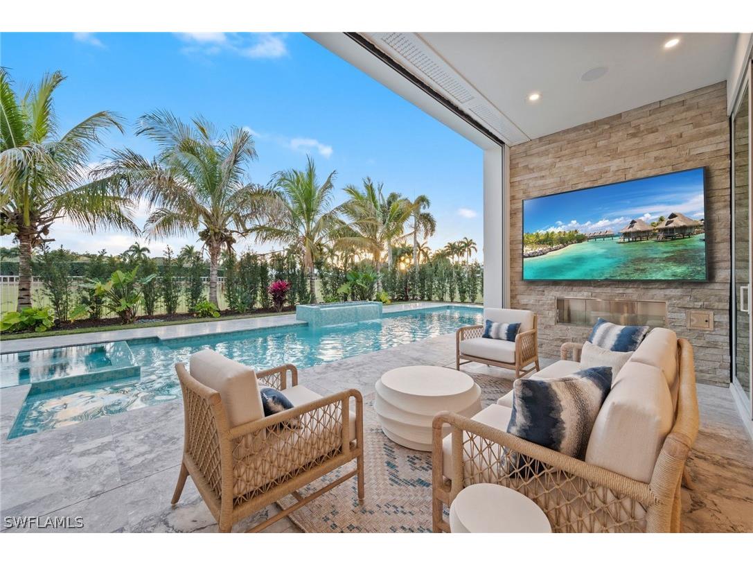 570 Harbour Drive Naples FL 34103 226006361 image32