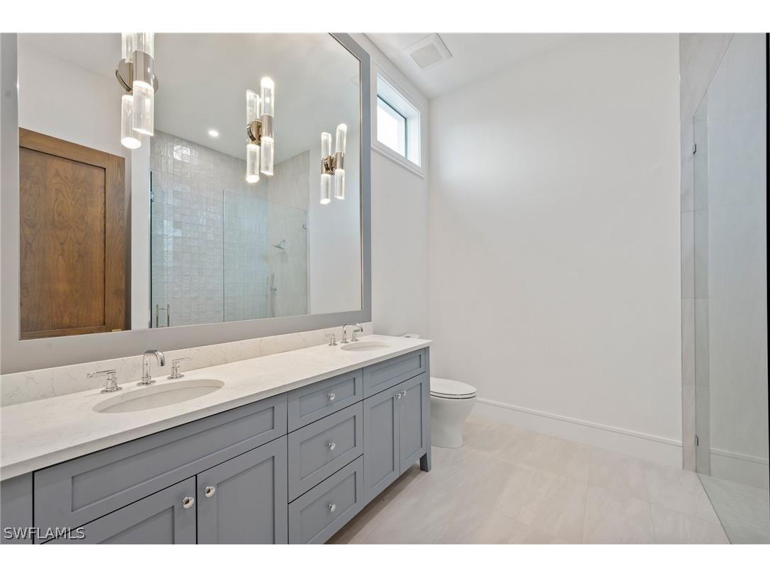 570 Harbour Drive Naples FL 34103 226006361 image46