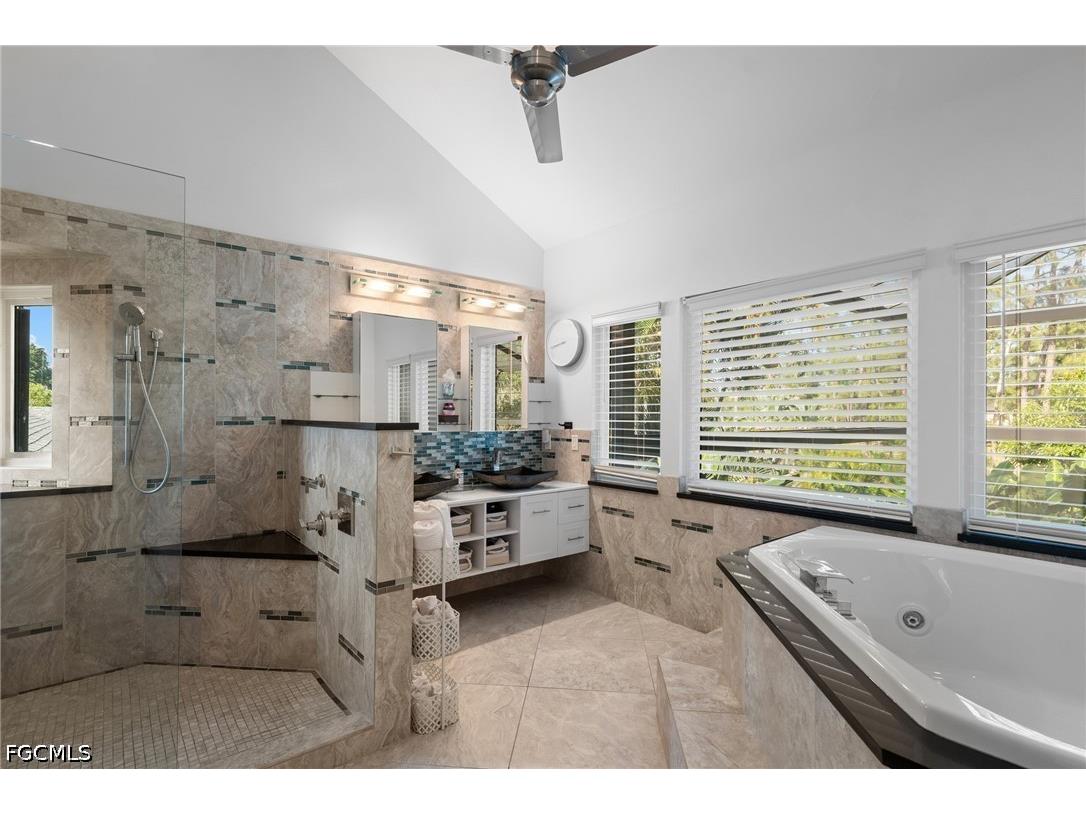 5700 Waxmyrtle Way Naples FL 34109 2026019839 image19