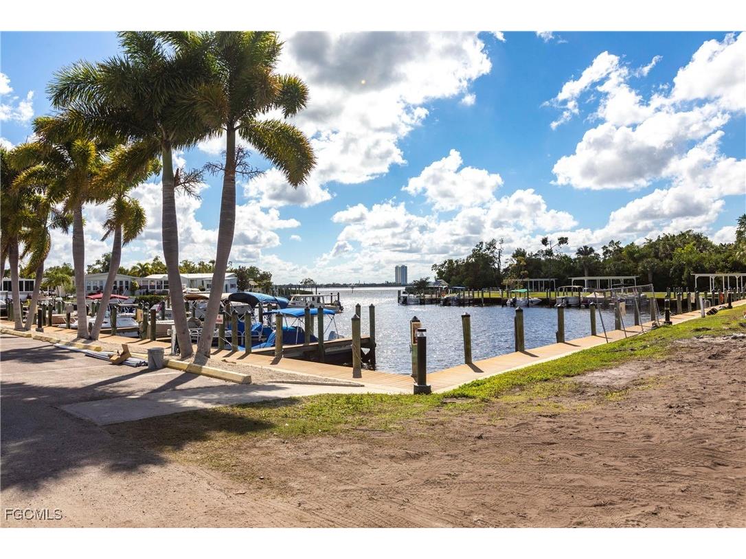 5701 Captain John Smith Loop North Fort Myers FL 33917 2025015306 image29