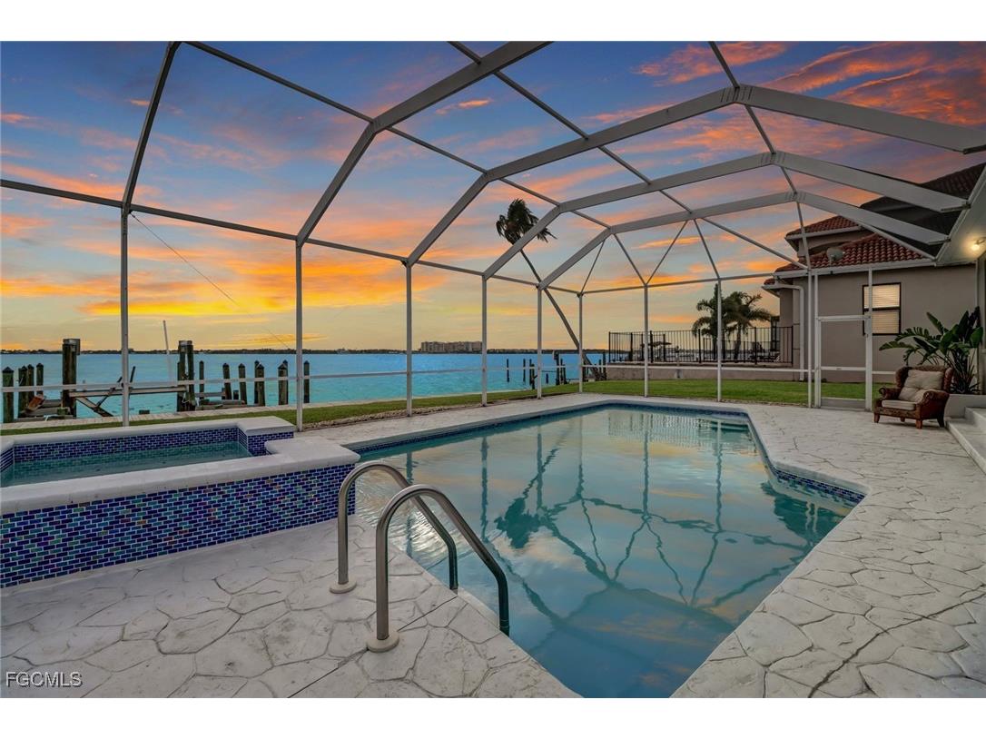 5701 Riverside Drive Cape Coral FL 33904 2025015517 image2