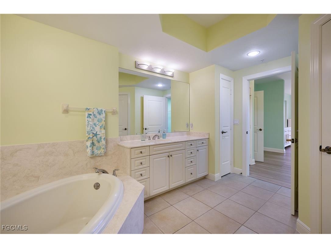 5702 Cape Harbour Drive #204 Cape Coral FL 33914 2025000504 image18