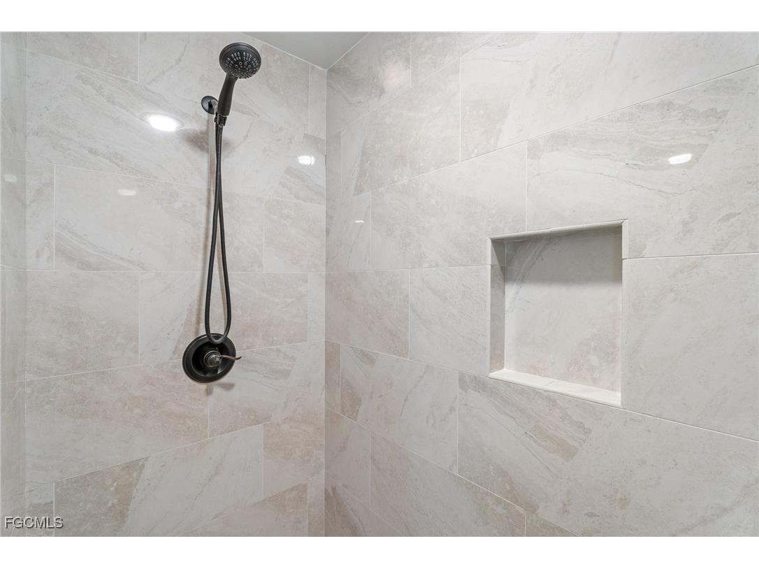 5702 Cape Harbour Drive #102 Cape Coral FL 33914 2026000497 image21