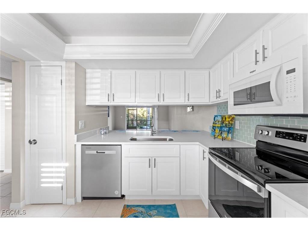 5705 Foxlake Drive #1 North Fort Myers FL 33917 2025014195 image1