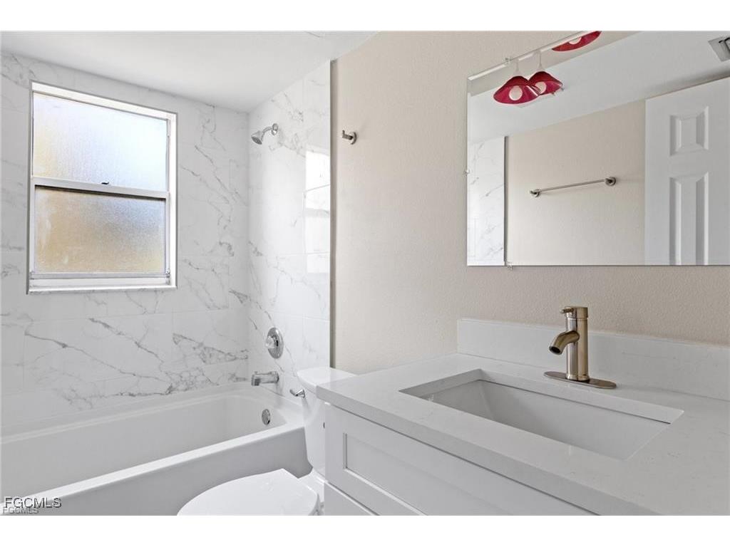 5705 Foxlake Drive #1 North Fort Myers FL 33917 2025014195 image13