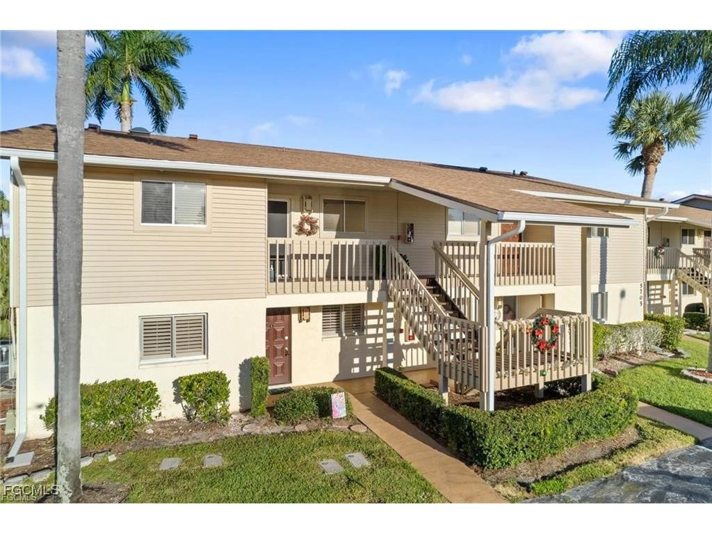 5705 Foxlake Drive #1 North Fort Myers FL 33917 2025014195 image2