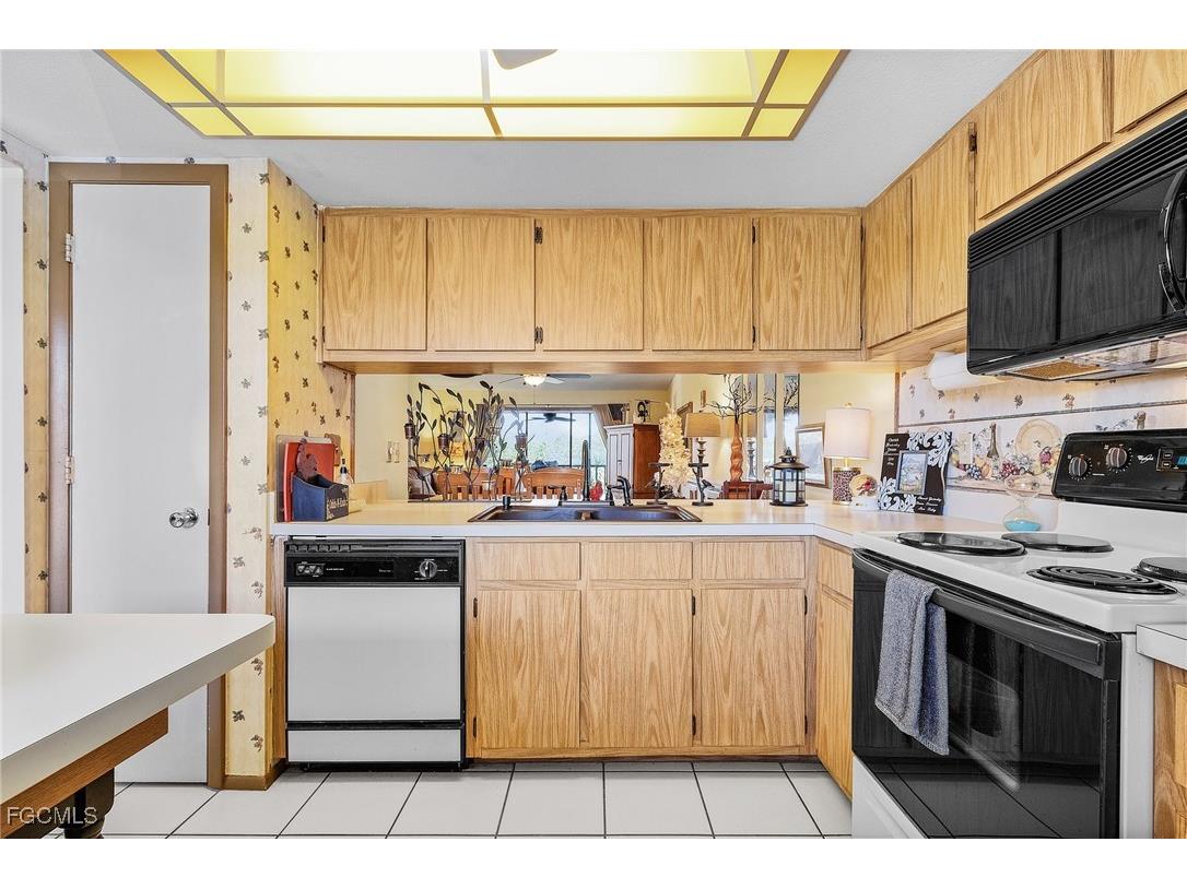 5705 Foxlake Drive #11 North Fort Myers FL 33917 225012275 image3