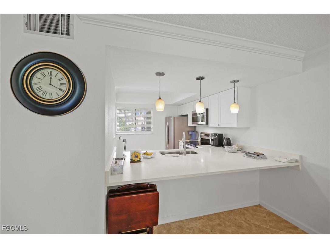 5705 Foxlake Drive #4 North Fort Myers FL 33917 2025003557 image11