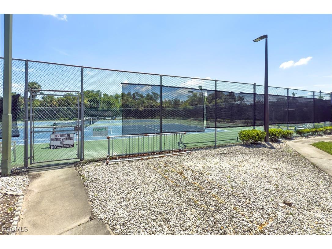 5705 Foxlake Drive #4 North Fort Myers FL 33917 2025003557 image13