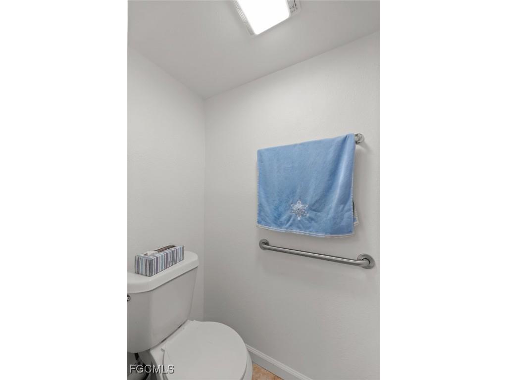 5705 Foxlake Drive #4 North Fort Myers FL 33917 2025003557 image23