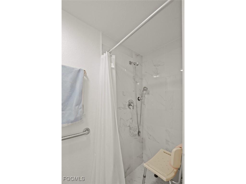 5705 Foxlake Drive #4 North Fort Myers FL 33917 2025003557 image24