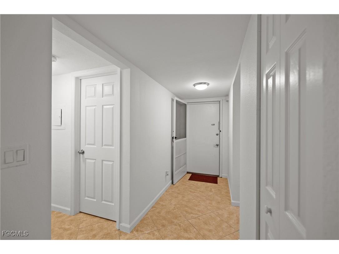 5705 Foxlake Drive #4 North Fort Myers FL 33917 2025003557 image27