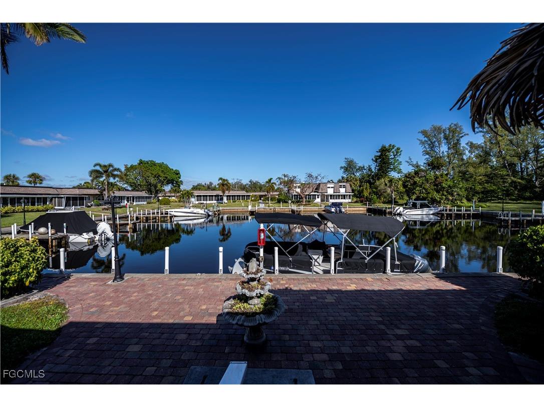5705 Harbour Club Road Fort Myers FL 33919 2025009372 image2