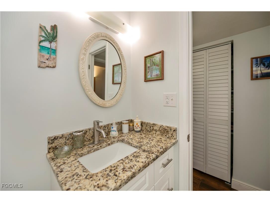 5705 Harbour Club Road Fort Myers FL 33919 2025009372 image27