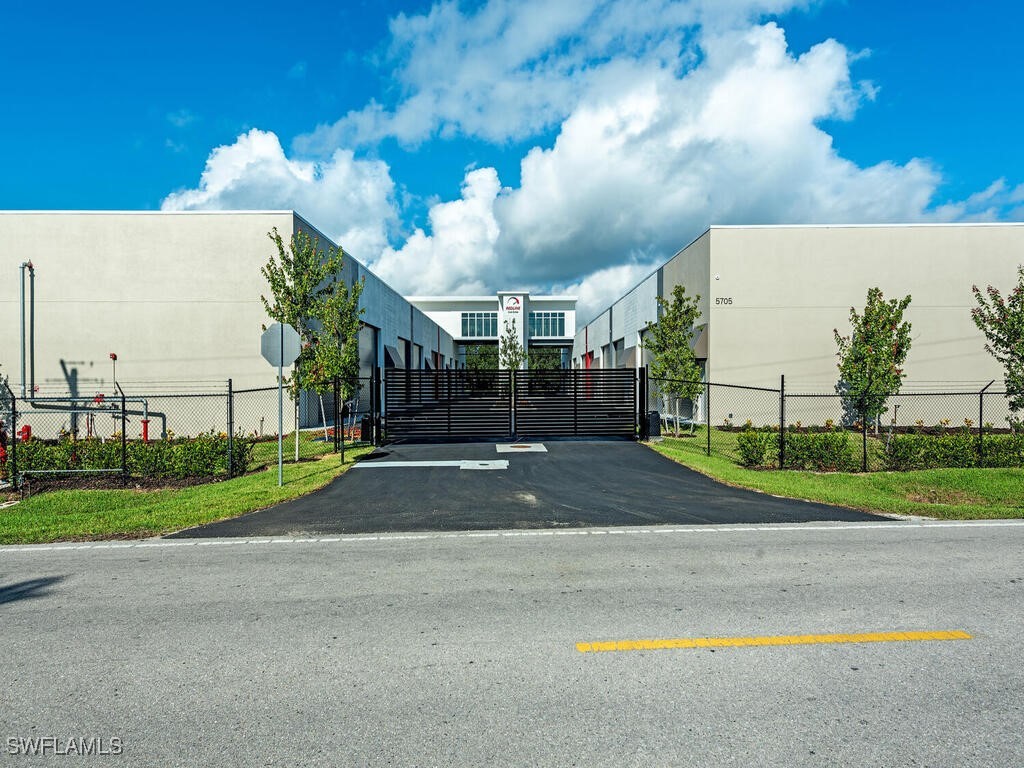 5705 Taylor Road #18 Naples FL 34109 224076101 image1