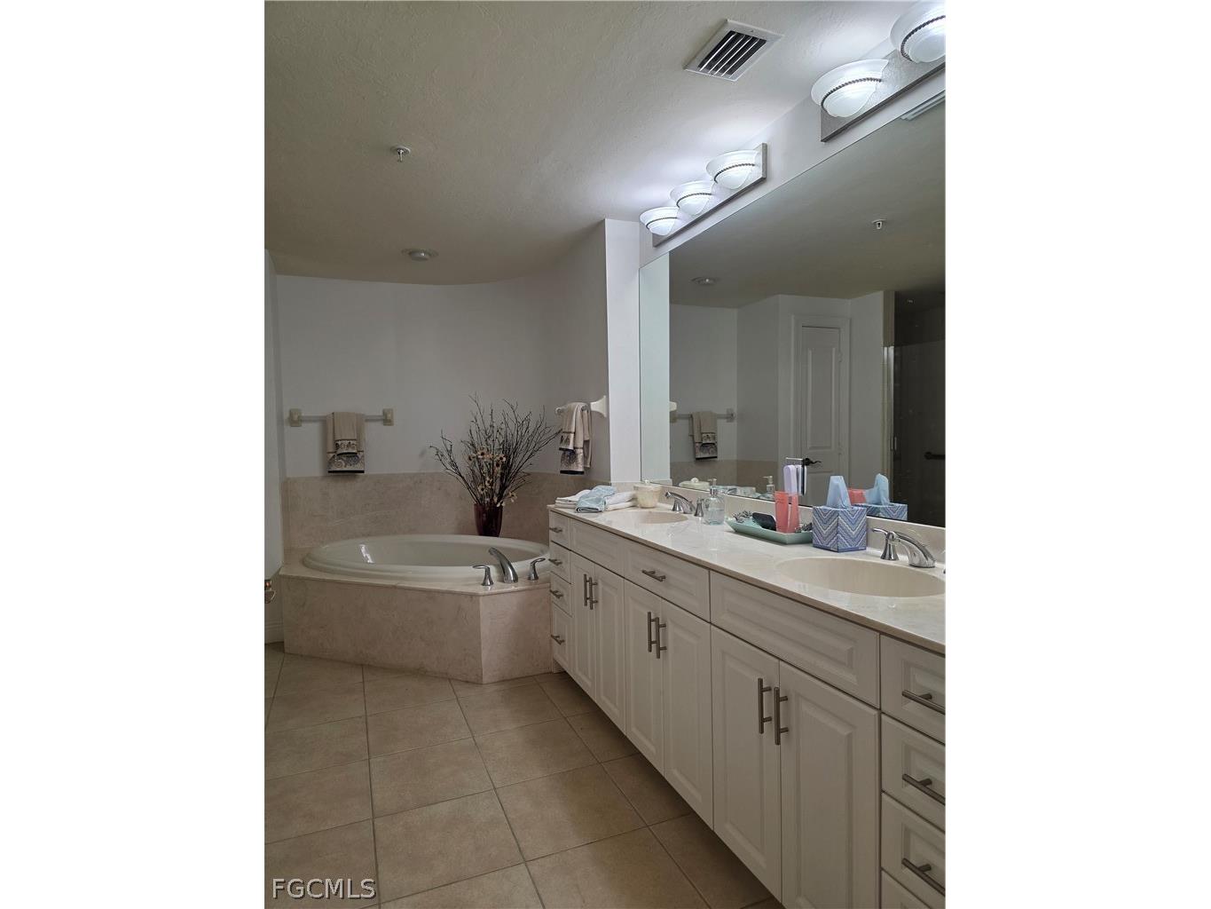 5706 Cape Harbour Drive #211 Cape Coral FL 33914 2026008421 image20