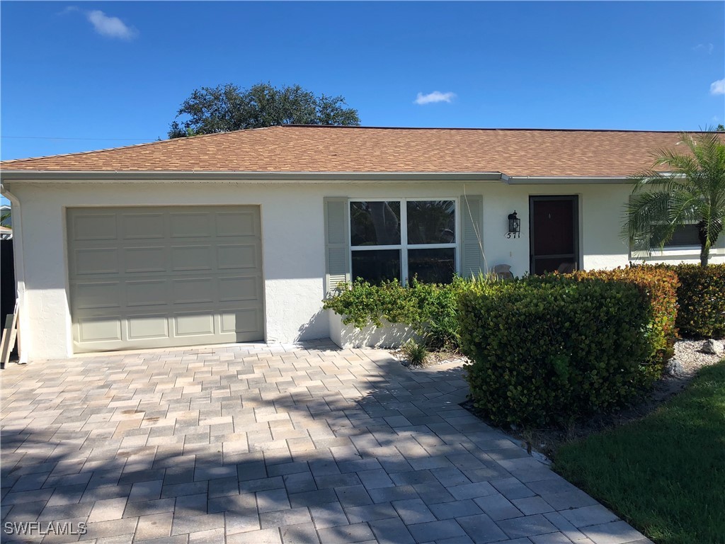571-575 99th Avenue N Naples FL 34108 225038563 image1