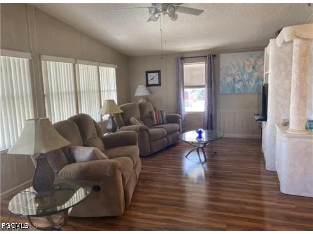 571 Sunrise Lane North Fort Myers FL 33903 2026018452 image3