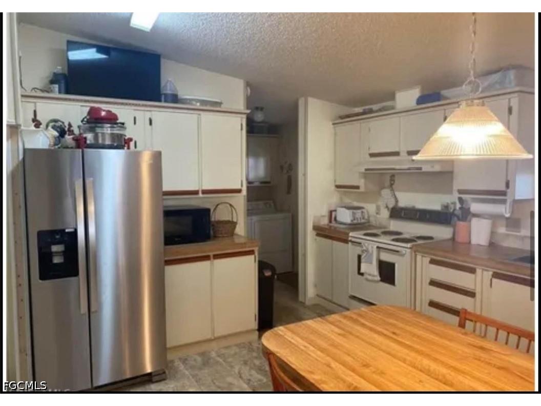 571 Sunrise Lane North Fort Myers FL 33903 2026018452 image8