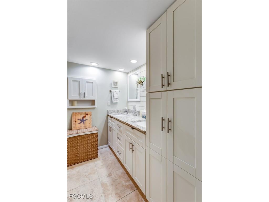 5710 Trailwinds Drive #525 Fort Myers FL 33907 2025010174 image15