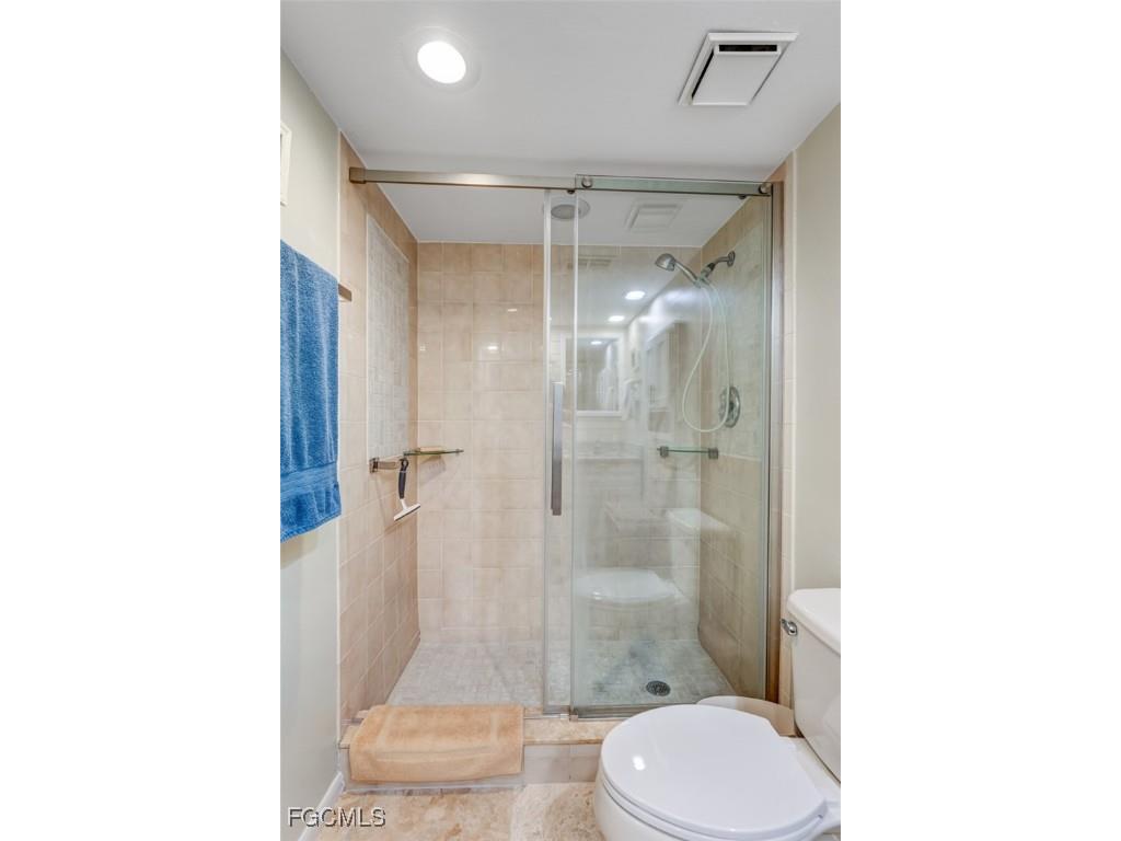 5710 Trailwinds Drive #525 Fort Myers FL 33907 2025010174 image16