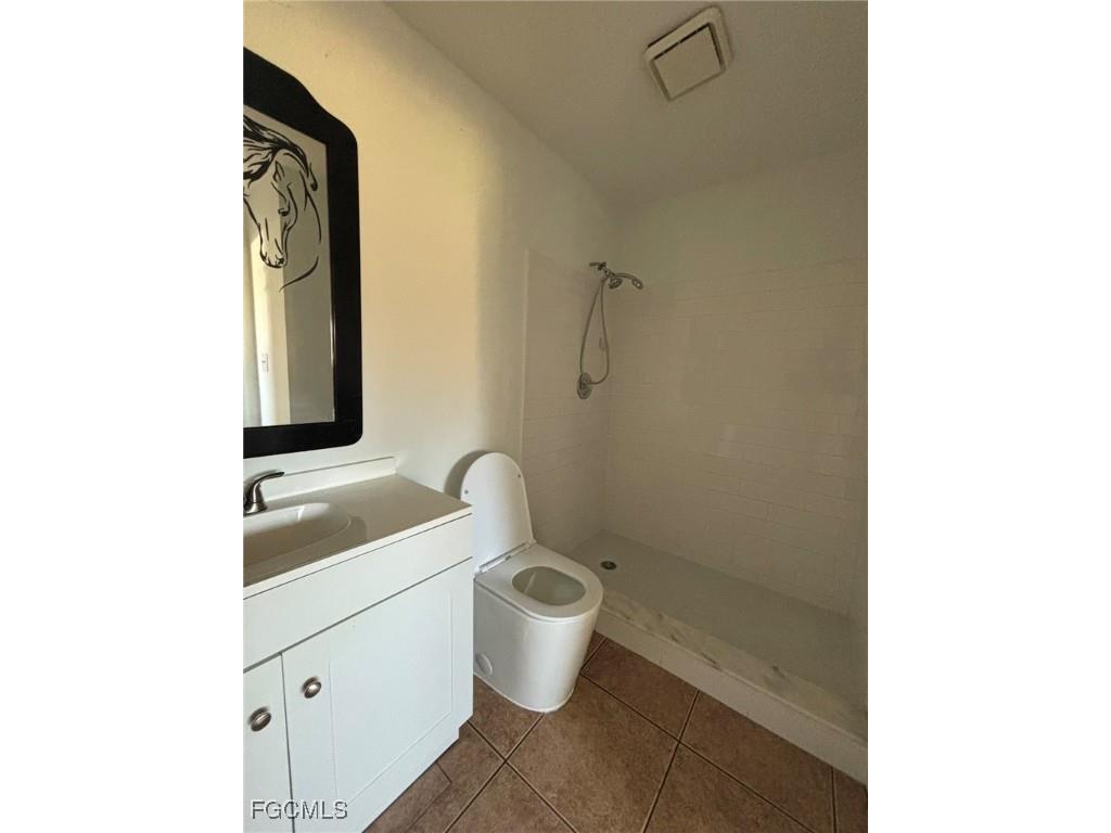 5713 Foxlake Drive #1 North Fort Myers FL 33917 2025021408 image7