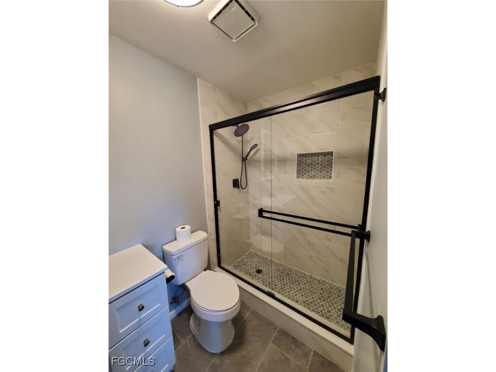 5713 Foxlake Drive #5 North Fort Myers FL 33917 2025024254 image3