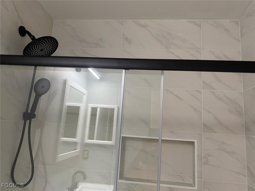 5713 Foxlake Drive #5 North Fort Myers FL 33917 2025024254 image8