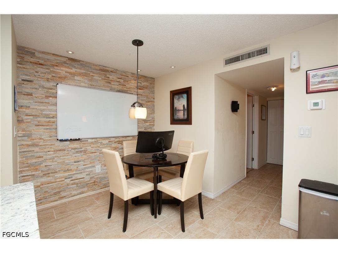 5713 Foxlake Drive North Fort Myers FL 33917 2026029089 image2