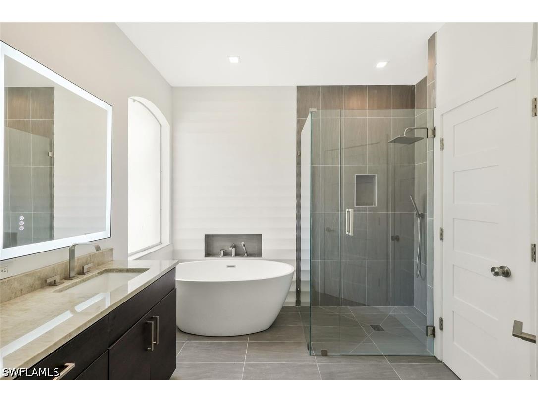 5717 Lago Villaggio Way Naples FL 34104 226014191 image24