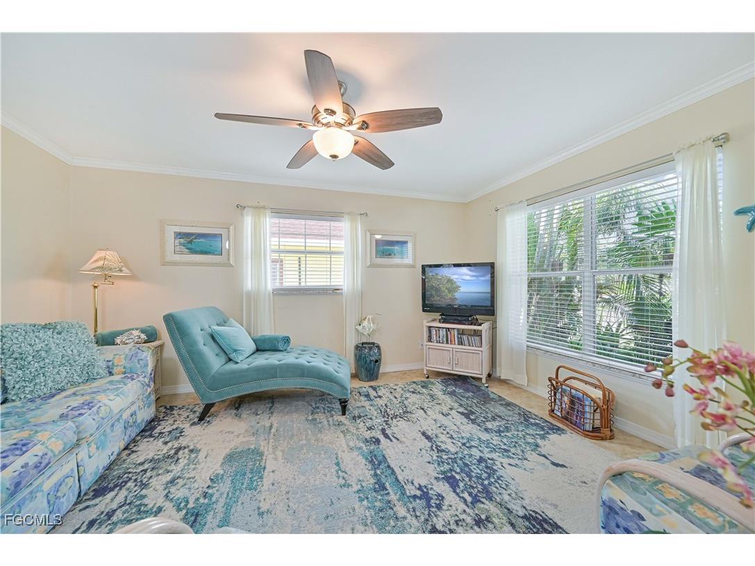 572 105th Avenue N Naples FL 34108 2025017985 image11