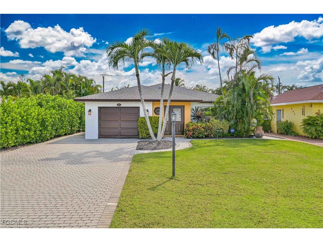 572 105th Avenue N Naples FL 34108 2025017985 image3