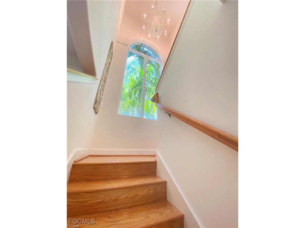 572 11th Avenue S #2 Naples FL 34102 2025016394 image13