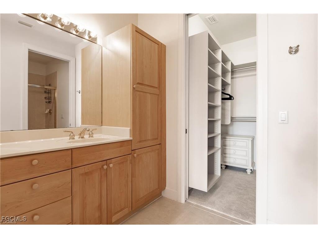 572 11th Avenue S #2 Naples FL 34102 2025016394 image16