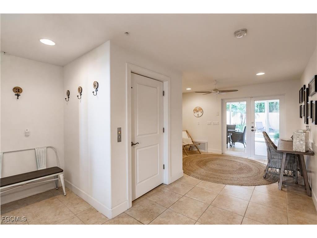 572 11th Avenue S #2 Naples FL 34102 2025016394 image20