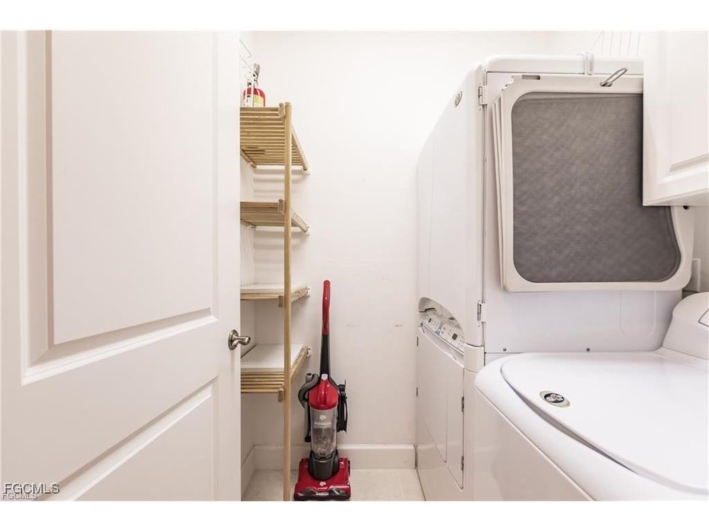 572 11th Avenue S #2 Naples FL 34102 2025016394 image24