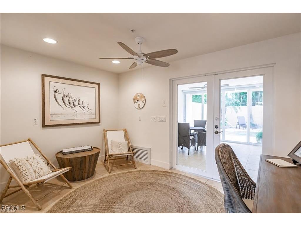 572 11th Avenue S #2 Naples FL 34102 2025016394 image25