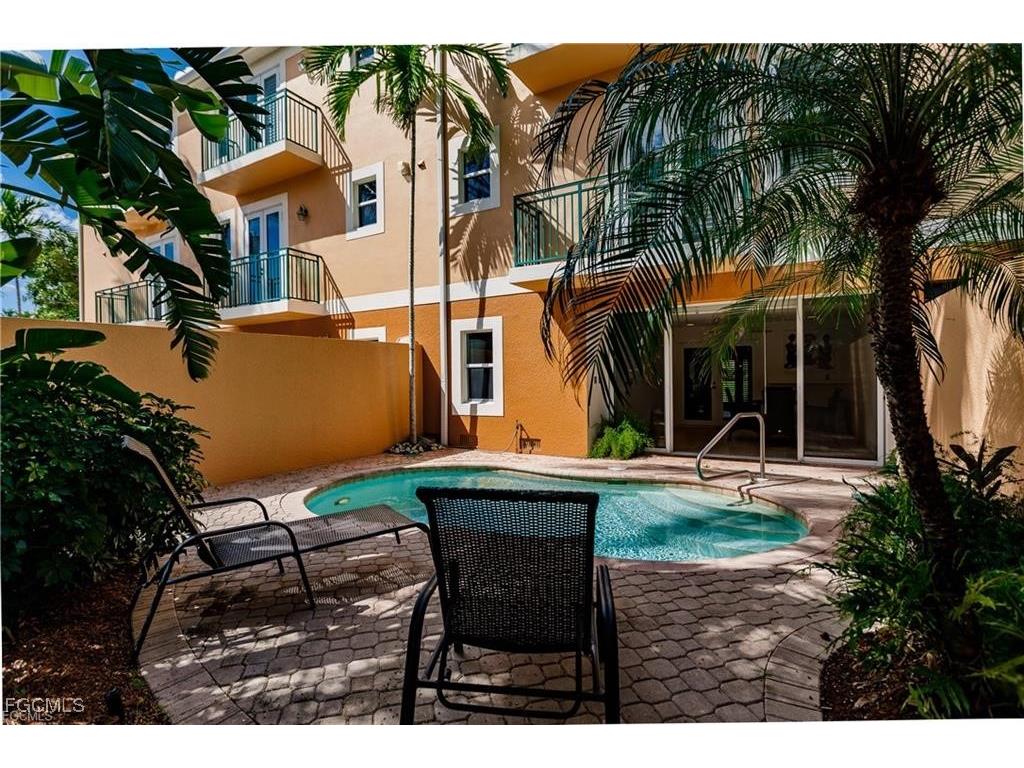 572 11th Avenue S #2 Naples FL 34102 2025016394 image27