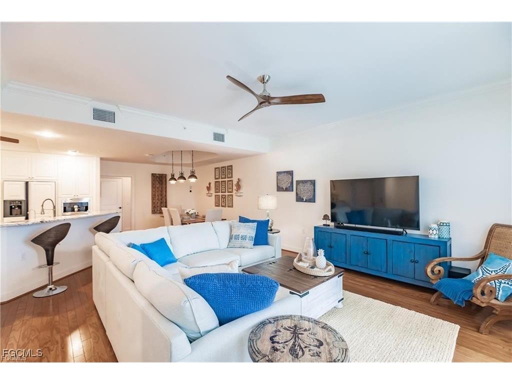 572 11th Avenue S #2 Naples FL 34102 2025016394 image5