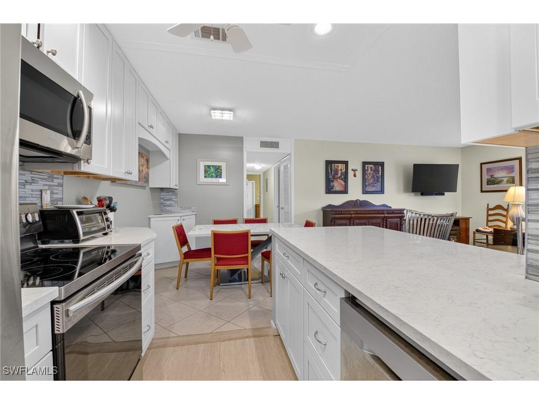 572 High Point Drive #D Delray Beach FL 33445 225080350 image3