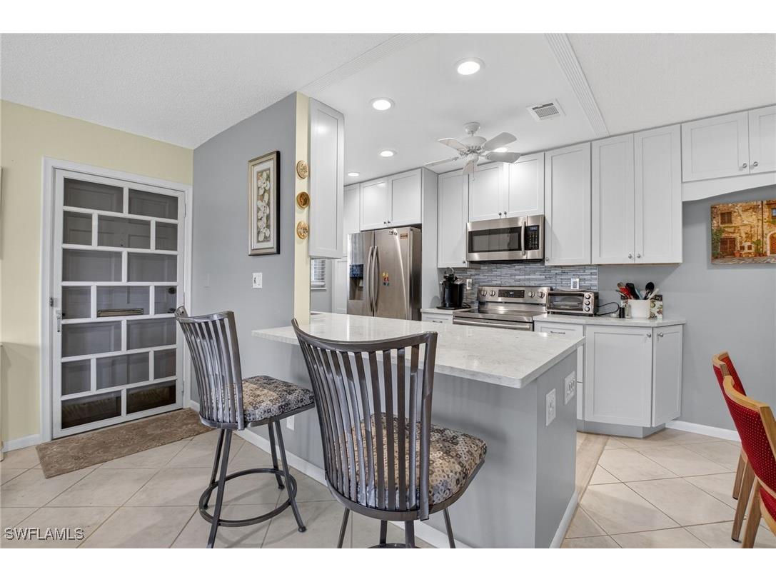 572 High Point Drive #D Delray Beach FL 33445 225080350 image6